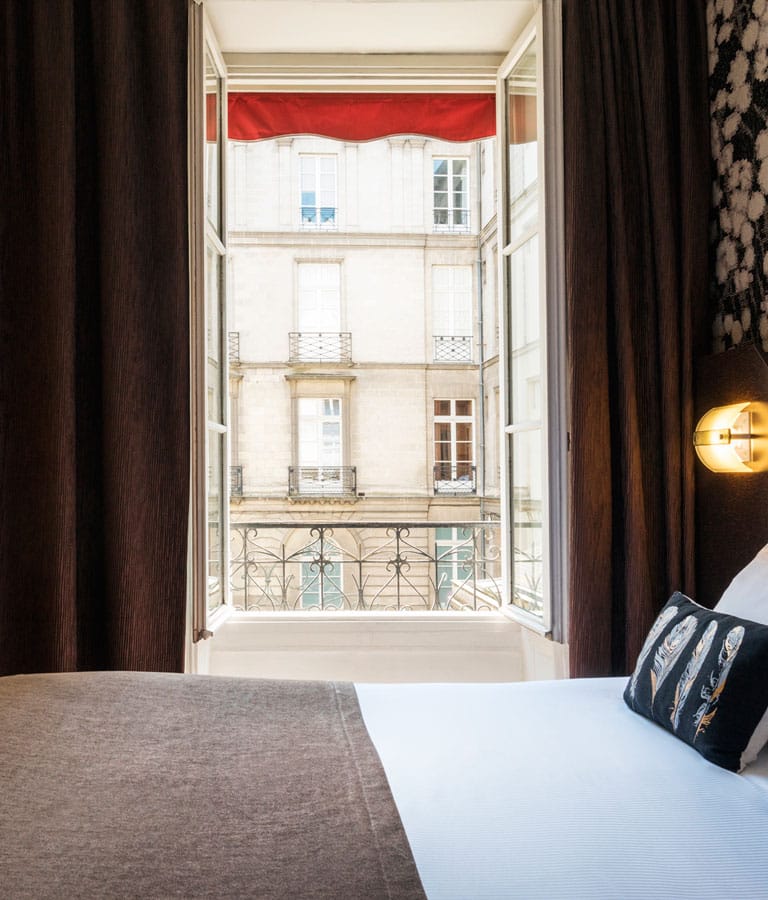 Chambre confort avec vue sur cour à l'Hôtel Voltaire Opéra du centre de Nantes